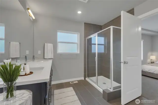 5 Piece / Dual Sinks in Primary Suite
