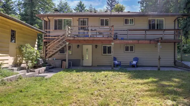Room to play, garden, or relax — plus a detached garage for all your projects and storage!