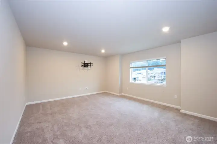 Upper Level Bonus Room