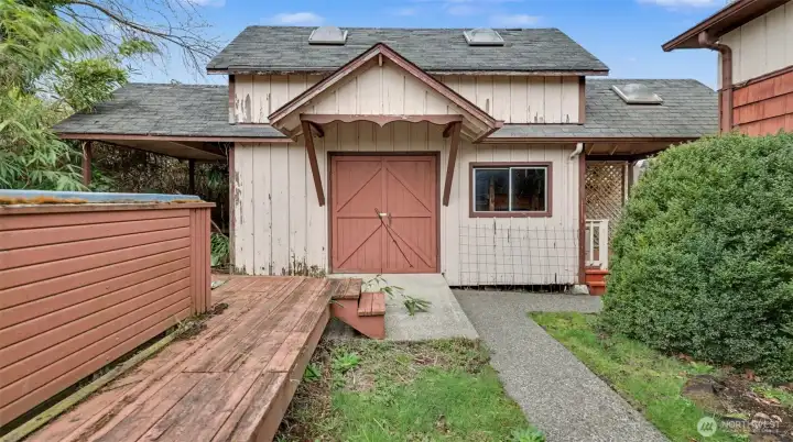 Huge shop/storage shed with endless possibilities for projects, storage, or hobbies.