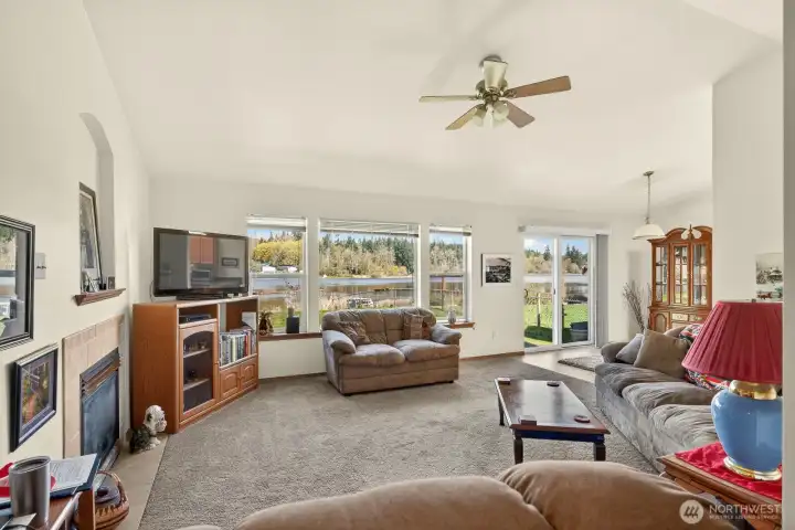 Breathtaking views of Sunday Lake from your living room windows.