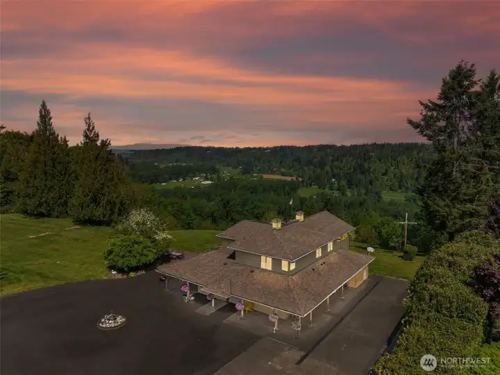 This private estate is thoughtfully situated on 5.5 acres and offers exceptional territorial views in a serene setting overlooking the Green River Valley. This private estate is thoughtfully situated on 5.5 acres and offers exceptional territorial views in a serene setting overlooking the Green River Valley.