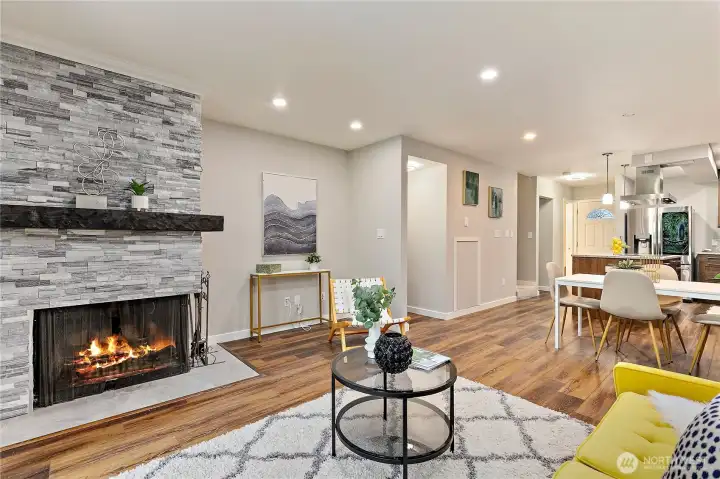Welcome home to this gorgeous totally remodelled condo located within the award winning school district and amazing location! Welcome home to this gorgeous totally remodelled condo located within the award winning school district and amazing location!