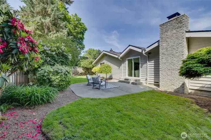 The backyard is very private. The backyard is very private.
