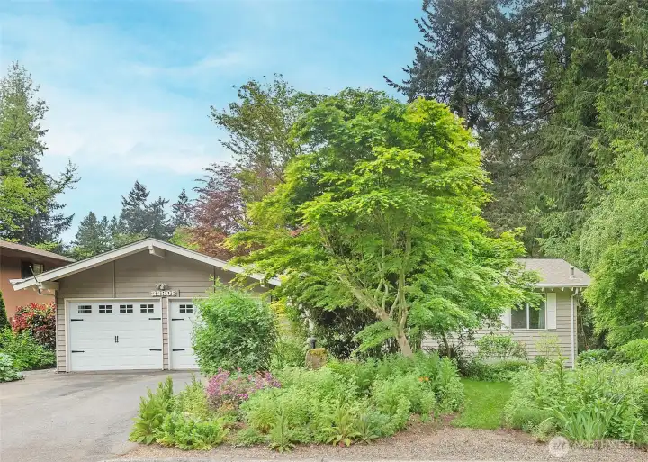 Welcome to home to this 5 bedroom, 3 bath home conveniently located on the edge of Woodway.