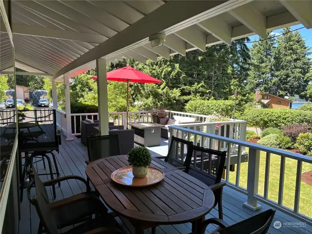 Come onto the deck and enjoy the views with plenty of room for entertaining