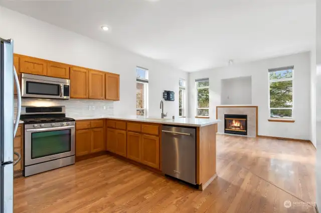 Kitchen with breakfast bar