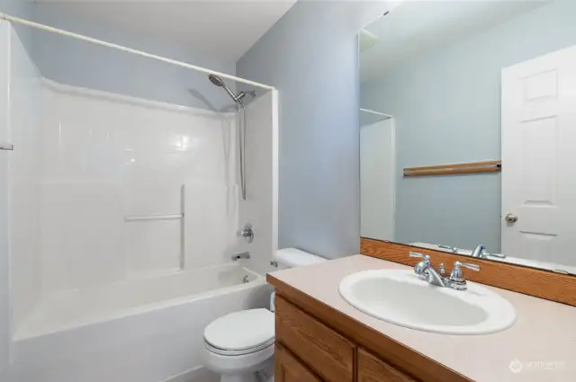 Main upper level bathroom