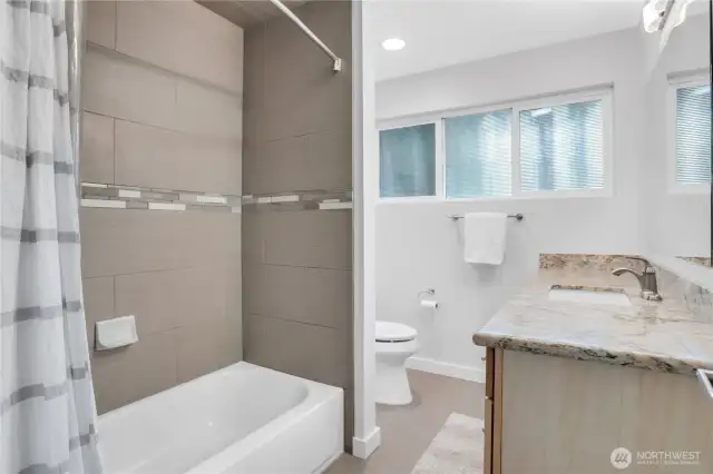Main level full bath