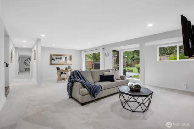 This large room can be used for several purposes, office, living room, studio, workout space, etc.