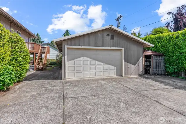 Shop garage 1