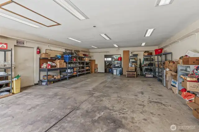 Interior Shop 2
