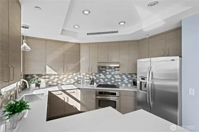 Gas cooking and stainless appliances.