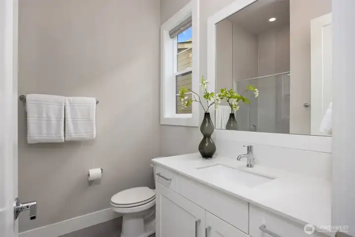 Guest suite 3/4  bath