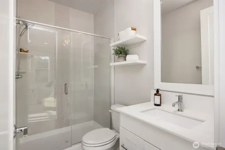 Bath for bedroom 5 of 5