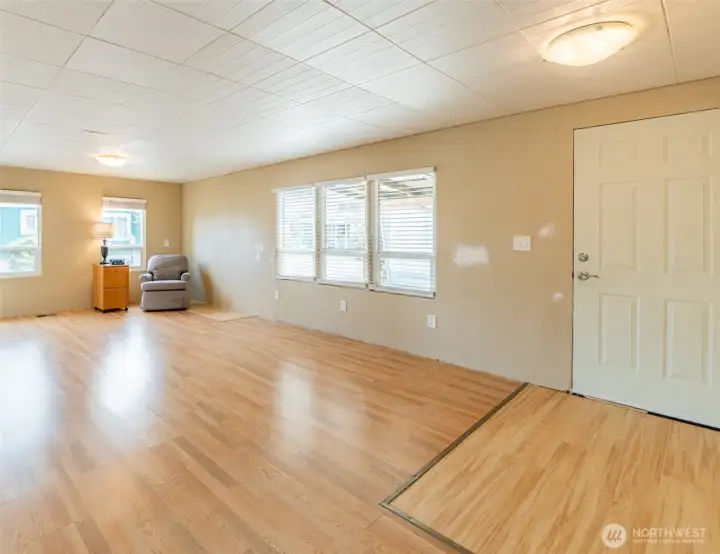 Spacious living room