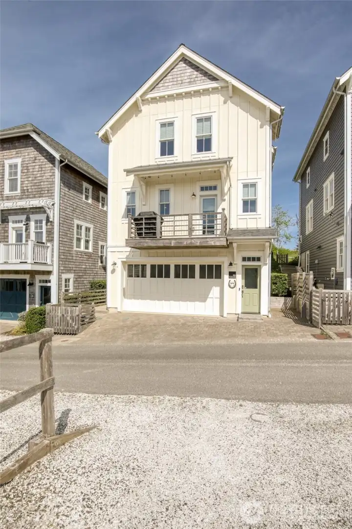 'Caber Neigh Getaway' is located on a quiet alley just steps to the Sunrise Pool and Fitness Center.