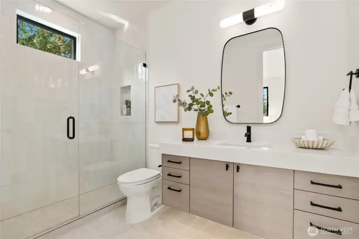 Private En-Suite Bath with Second Bedroom Private En-Suite Bath with Second Bedroom