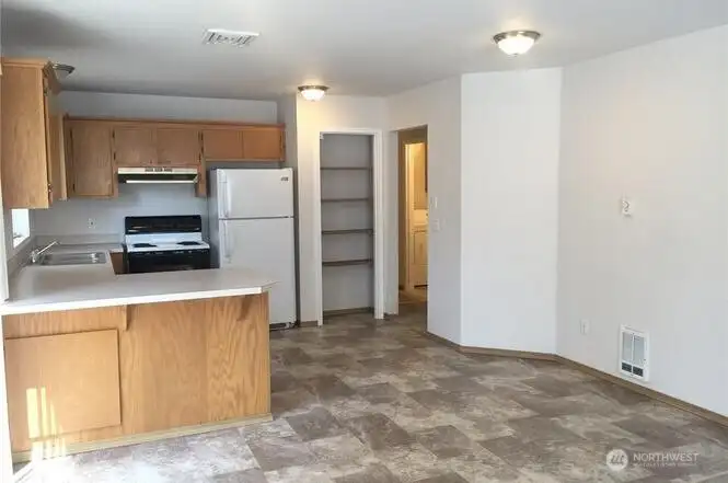 Unit B Kitchen2