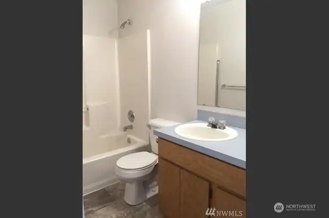 Unit B - Upper hall bath