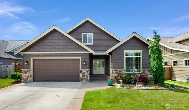 Tastefully designed 3174 square foot 4 bedroom beautiful Lynden home