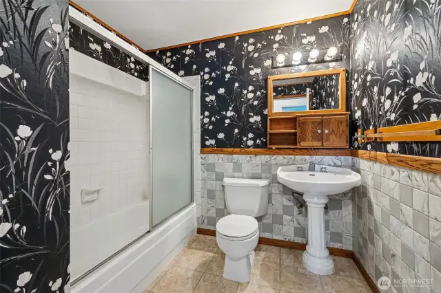 Main Bath.