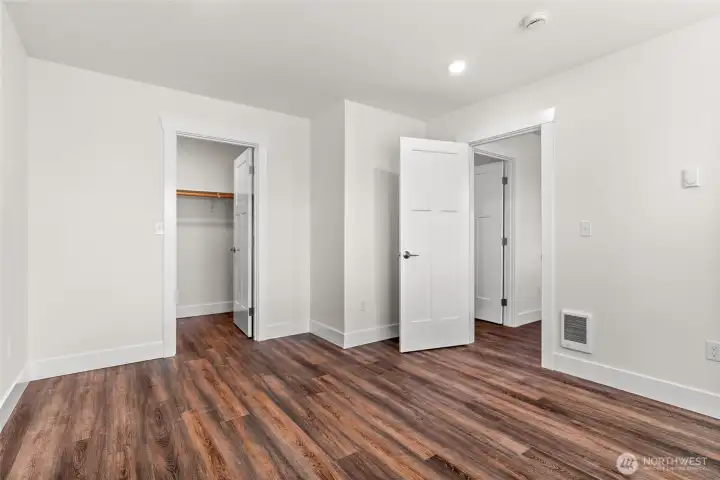 And here's the second bed upstairs!