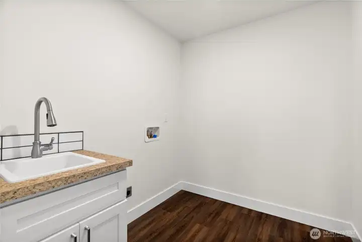 Plus, a designated laundry space on the second floor. Complete with its own sink and laundry hook-ups!