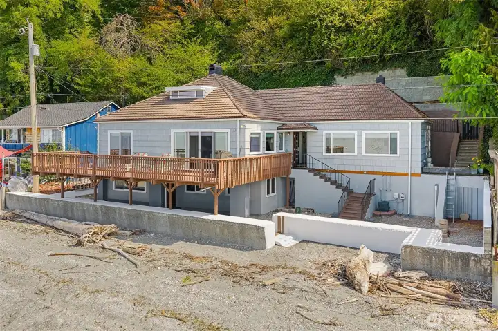 Don't miss this opportunity to enjoy vacation living everyday!