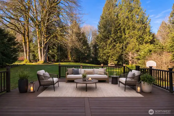 Entertaining sized deck with beautiful surroundings VS*