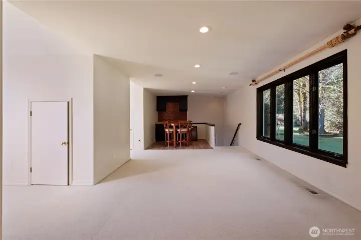 Over-sized Bonus Room