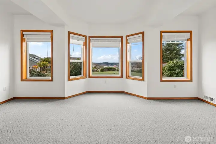 Extra finished room- could be media room or perfect for gym.