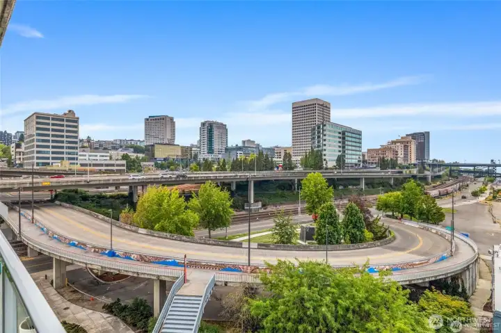 Looking toward the stairwell to 15th street and an easy jaunt to downtown.