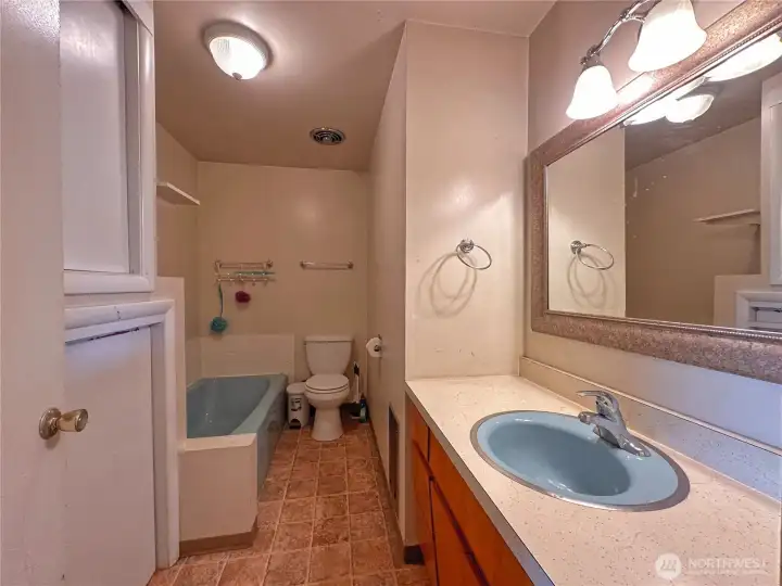 3/4 bathroom 3/4 bathroom