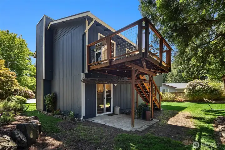 Walk-out daylight basement. Upstairs is an eating area off of the kitchen - perfect for a BBQ or early morning coffee.