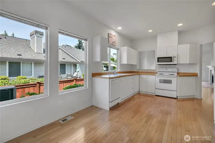 Nice sized kitchen with eating area Nice sized kitchen with eating area