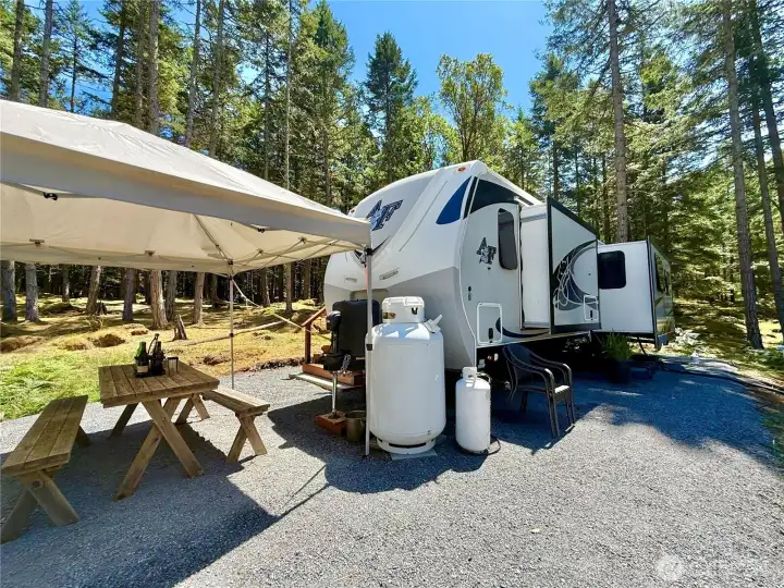 Trailer with leased propane tank Trailer with leased propane tank