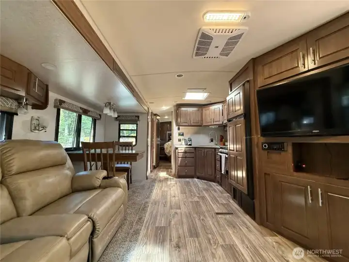 Trailer includes 1 bedroom, queen bed, 3/4 bath, generous closets and storage Trailer includes 1 bedroom, queen bed, 3/4 bath, generous closets and storage