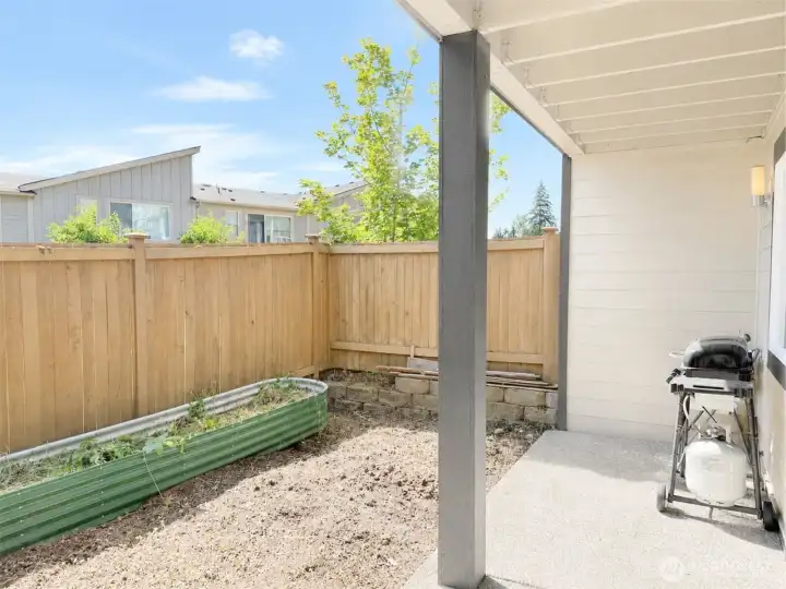 Downstairs outdoor space