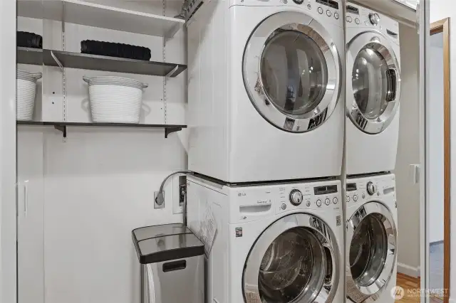 In unit laundry with washer and dryer