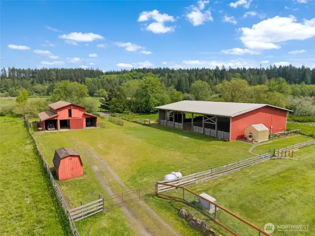 Easy drive right to the barn or arena. Tons of parking with ample grazing space in the back pastures.