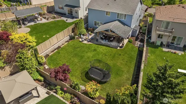 8,769 sq ft HUGE backyard