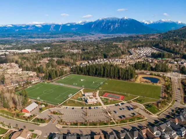 Jeanne Hansen Park is just a few blocks away!