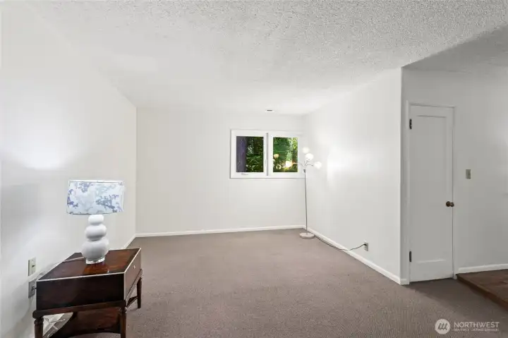 Perfect extra space for Sitting area,Library or whatever you wish.