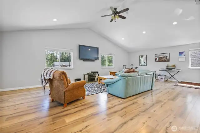 1088 sq ft Appartment/MIL