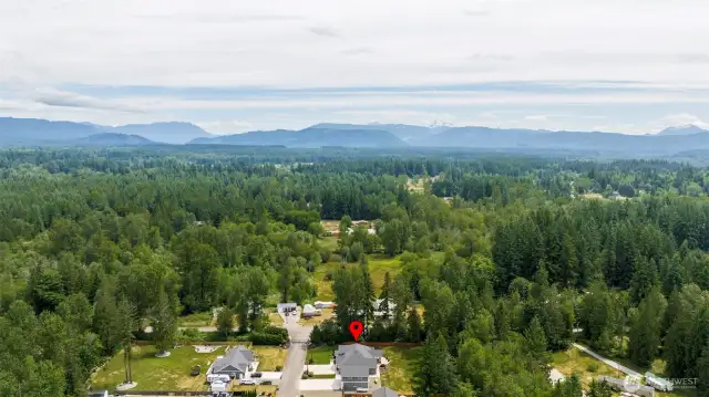 Minutes from downtown Arlington, Entertainment and   I-5