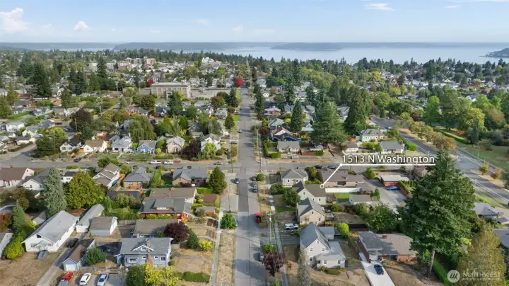 Aerial Perspective Displays Close Location to Puget Sound