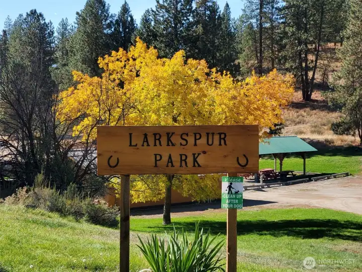 Twin Lakes Community Larkspur Park is a wonderful amenity for 5 Chase Road to enjoy. Large Greenbelt area is maintained by HOA. Convenient parking area. Covered picnic area including grills for summer BBQ.
