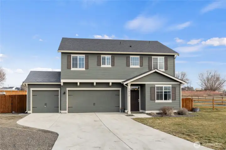 3 car garage with huge driveway