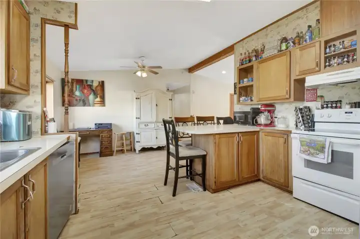 Kitchen with eating space + dining area